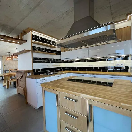 Ξενοδοχείο με διαμερίσματα Magic Centre Mezonet Πίλζεν