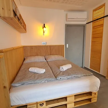 Ξενοδοχείο με διαμερίσματα Magic Centre Mezonet Πίλζεν