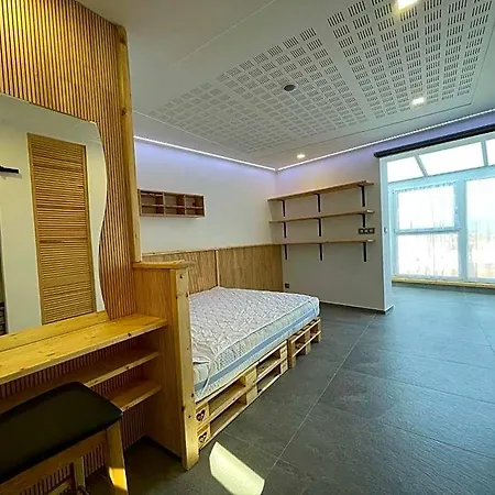 Magic Centre Mezonet 公寓式酒店 比尔森